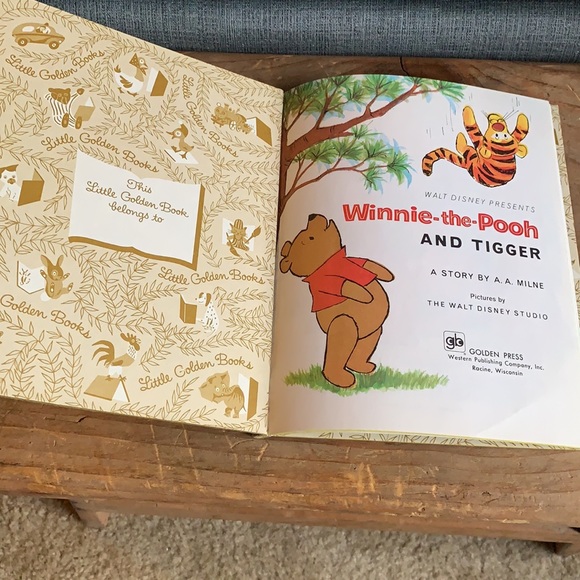 Little Golden Book Walt Disney Presents Winnie-the-Pooh and Tigger 8th Edition - Picture 4 of 14